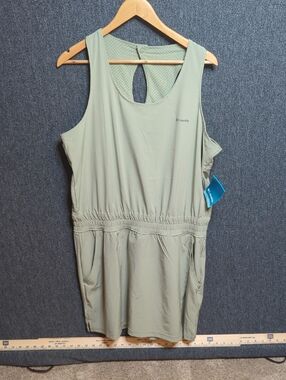 NWT Columbia Women’s Sage Green XL Skort